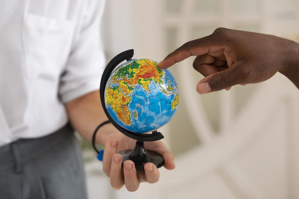 Market Entry Strategies: Choosing the Right Country, Partners, and Trade Channels